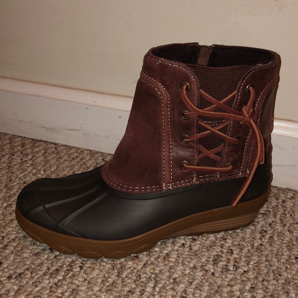 Sperry fleece lined boots